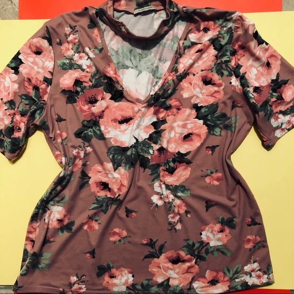 Ambiance Tops - 📦Ambience floral shirt with choker V neck cutout.